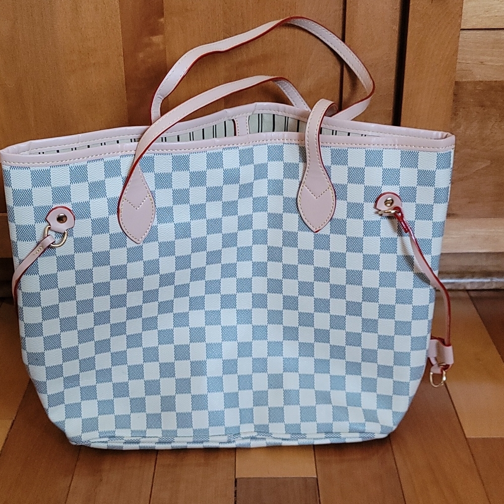 Knockoff tote
